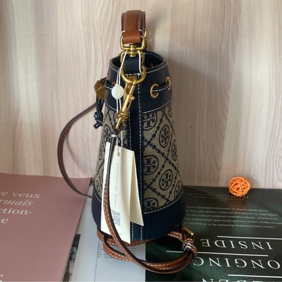 🌟Tory Burch MINI T MONOGRAM BUCKET BAG - Picture 11 of 11